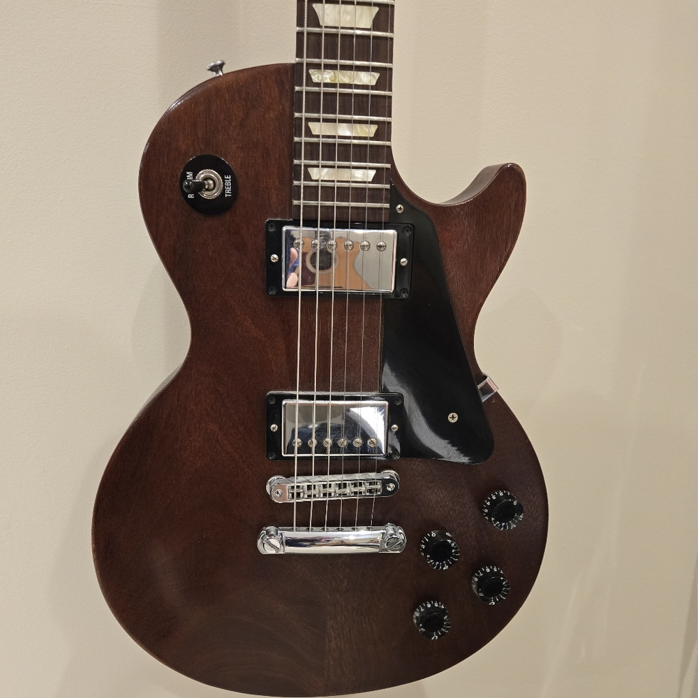 Gibson 2006' Les Paul Studio Wine Red